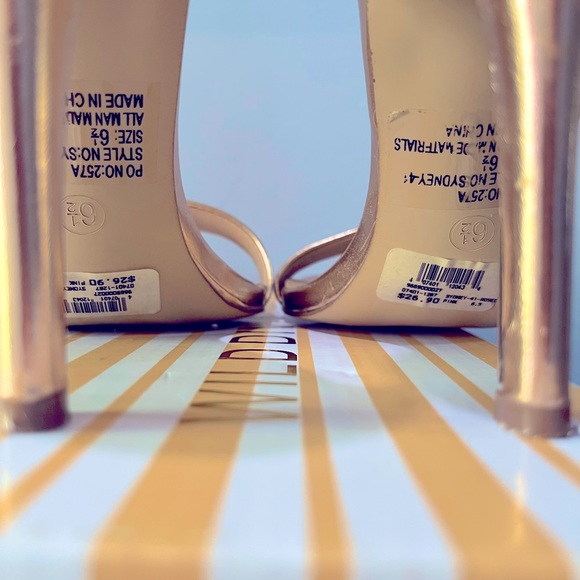 Breckelle’s Rose Gold Metallic Foil Ankle Strap Heels - Picture 4 of 10